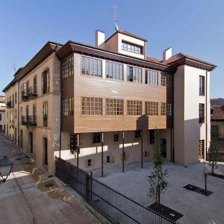 Loft-Atelier En Oviedo Apartment Bagian luar foto